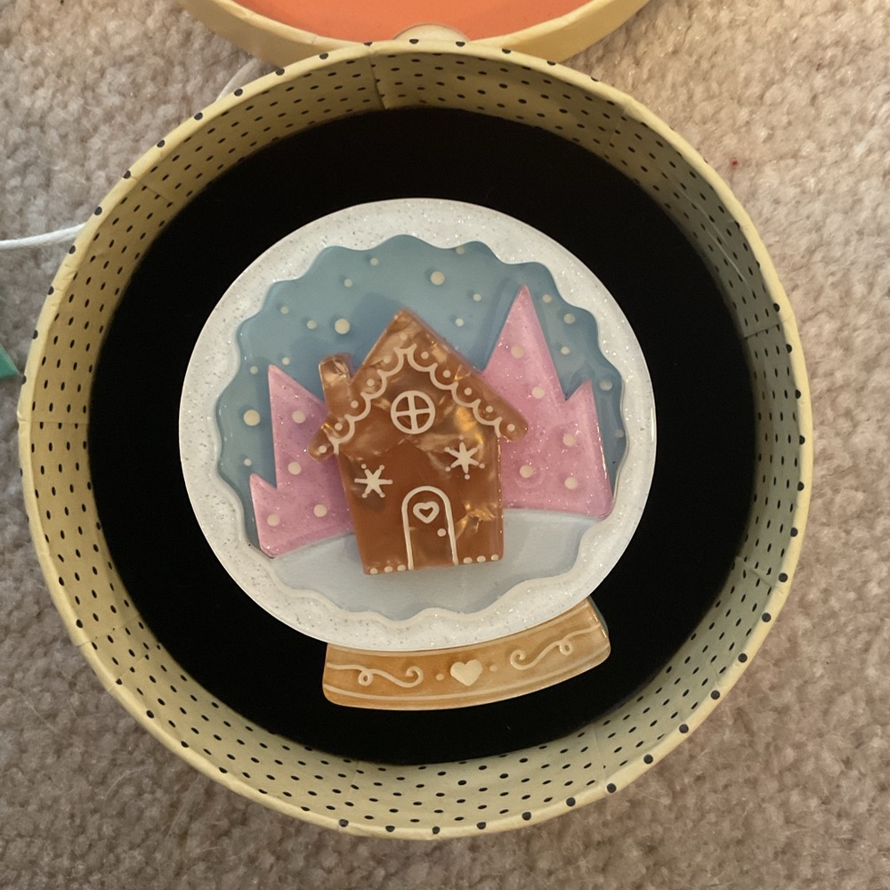 Erstwilder snow globe brooch